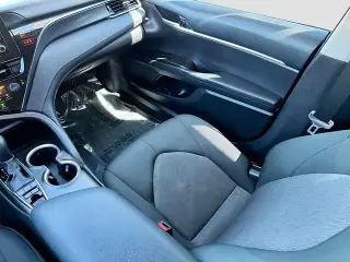 Toyota Camry Híbrido 2023 LE 4 puertas Sedan