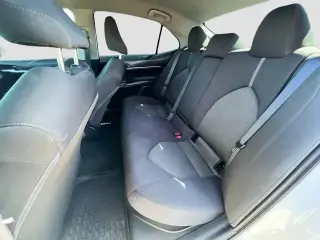 Toyota Camry Híbrido 2023 LE 4 puertas Sedan