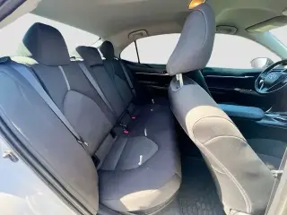 Toyota Camry Híbrido 2023 LE 4 puertas Sedan