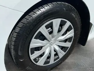 Toyota Camry Híbrido 2023 LE 4 puertas Sedan
