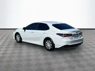 Toyota Camry Híbrido 2023 LE 4 puertas Sedan
