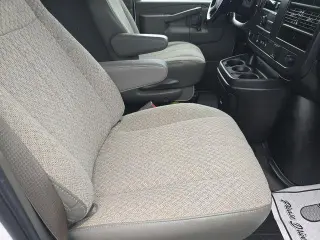 Furgoneta de carga extendida GMC Savana 2023 2500 3 puertas