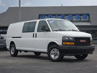Furgoneta de carga extendida GMC Savana 2023 2500 3 puertas