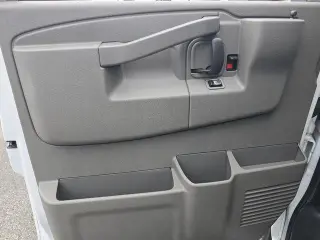 Furgoneta de carga extendida GMC Savana 2023 2500 3 puertas