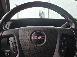 Furgoneta de carga extendida GMC Savana 2023 2500 3 puertas