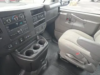 Furgoneta de carga extendida GMC Savana 2023 2500 3 puertas