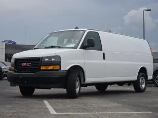 Furgoneta de carga extendida GMC Savana 2023 2500 3 puertas