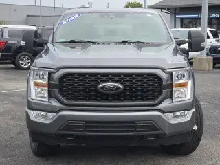 Ford F-150 2022 4x4 XL 4 puertas SuperCrew 5.5 pies. SB