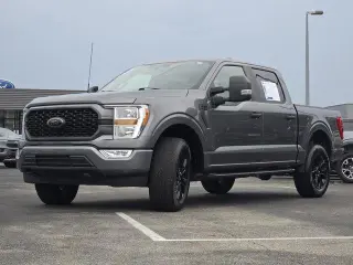 Ford F-150 2022 4x4 XL 4 puertas SuperCrew 5.5 pies. SB