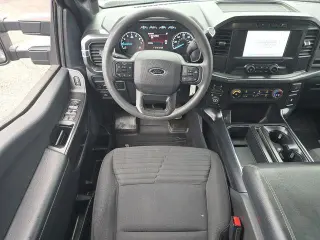 Ford F-150 2022 4x4 XL 4 puertas SuperCrew 5.5 pies. SB