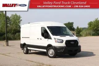 Furgoneta de carga Ford Transit 2023 AWD 250 3 puertas SWB Techo Medio