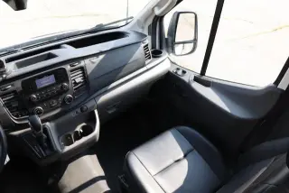 Furgoneta de carga Ford Transit 2023 AWD 250 3 puertas SWB Techo Medio