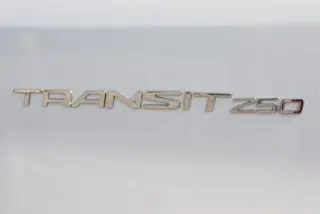 Furgoneta de carga Ford Transit 2023 AWD 250 3 puertas SWB Techo Medio