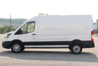 Furgoneta de carga Ford Transit 2023 AWD 250 3 puertas SWB Techo Medio