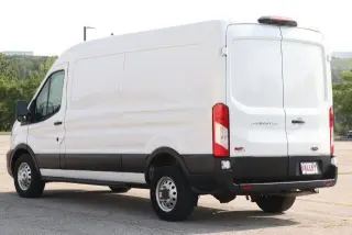 Furgoneta de carga Ford Transit 2023 AWD 250 3 puertas SWB Techo Medio