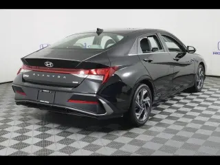 Hyundai ELANTRA Híbrido 2025 Limited 4 puertas Sedan