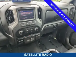 Chevrolet Silverado 1500 2021 4x2 Custom 4 puertas Cabina Crew 5.8 ft. SB
