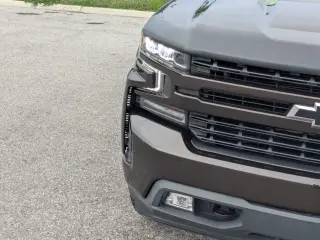 Chevrolet Silverado 1500 2020 4x2 RST 4 puertas Cabina Crew 5.8 pies. Caja corta