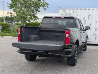 Chevrolet Silverado 1500 2020 4x2 RST 4 puertas Cabina Crew 5.8 pies. Caja corta
