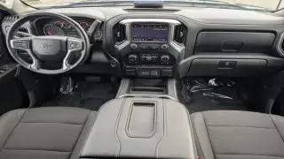 Chevrolet Silverado 1500 2020 4x2 RST 4 puertas Cabina Crew 5.8 pies. Caja corta