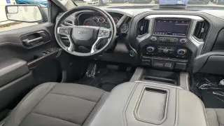 Chevrolet Silverado 1500 2020 4x2 RST 4 puertas Cabina Crew 5.8 pies. Caja corta