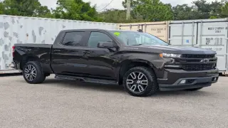 Chevrolet Silverado 1500 2020 4x2 RST 4 puertas Cabina Crew 5.8 pies. Caja corta