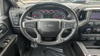 Chevrolet Silverado 1500 2020 4x2 RST 4 puertas Cabina Crew 5.8 pies. Caja corta