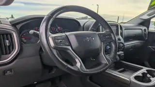 Chevrolet Silverado 1500 2020 4x2 RST 4 puertas Cabina Crew 5.8 pies. Caja corta