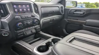 Chevrolet Silverado 1500 2020 4x2 RST 4 puertas Cabina Crew 5.8 pies. Caja corta