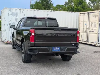 Chevrolet Silverado 1500 2020 4x2 RST 4 puertas Cabina Crew 5.8 pies. Caja corta