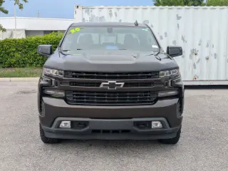 Chevrolet Silverado 1500 2020 4x2 RST 4 puertas Cabina Crew 5.8 pies. Caja corta