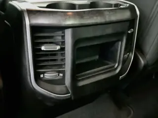 Ram 1500 2019 4x4 Big Horn 4 puertas Cabina Crew 5.6 pies. Pickup SB