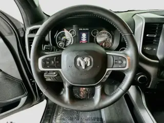 Ram 1500 2019 4x4 Big Horn 4 puertas Cabina Crew 5.6 pies. Pickup SB