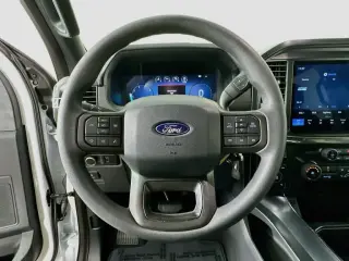 Ford F-150 2025 4x4 STX 4 puertas SuperCrew 5.5 pies SB