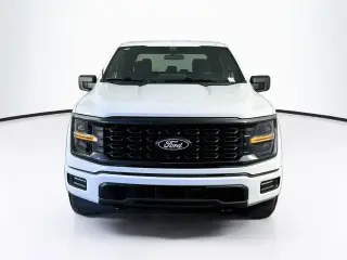 Ford F-150 2025 4x4 STX 4 puertas SuperCrew 5.5 pies SB