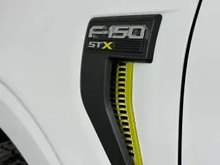 Ford F-150 2025 4x4 STX 4 puertas SuperCrew 5.5 pies SB