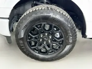 Ford F-150 2025 4x4 STX 4 puertas SuperCrew 5.5 pies SB