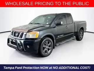 Nissan Titan 2015 4x2 SV 4 puertas King Cab Cabina Corta Pickup