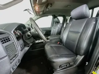 Nissan Titan 2015 4x2 SV 4 puertas King Cab Cabina Corta Pickup