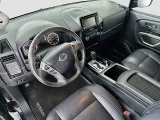 Nissan Titan 2015 4x2 SV 4 puertas King Cab Cabina Corta Pickup