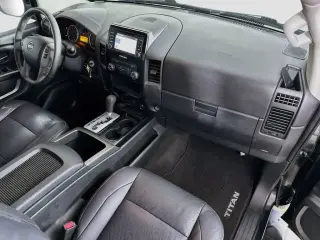 Nissan Titan 2015 4x2 SV 4 puertas King Cab Cabina Corta Pickup