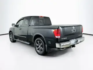 Nissan Titan 2015 4x2 SV 4 puertas King Cab Cabina Corta Pickup