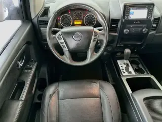 Nissan Titan 2015 4x2 SV 4 puertas King Cab Cabina Corta Pickup