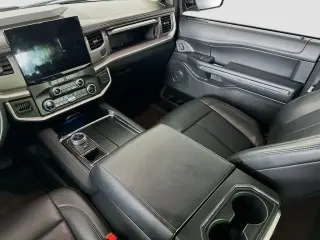 Ford Expedition 2023 4x2 XLT 4 puertas SUV