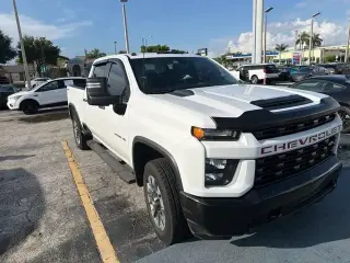 Chevrolet Silverado 2500HD 2022 4x4 Custom 4 puertas Cabina Crew SB