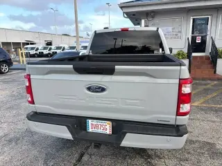 Ford F-150 2023 4x4 XL 4 puertas SuperCrew 5.5 pies. SB