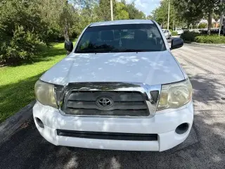 Toyota Tacoma 2007 Cabina Regular 2 puertas, 6.1 pies SB (2.7L I4 5M)