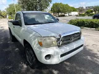 Toyota Tacoma 2007 Cabina Regular 2 puertas, 6.1 pies SB (2.7L I4 5M)