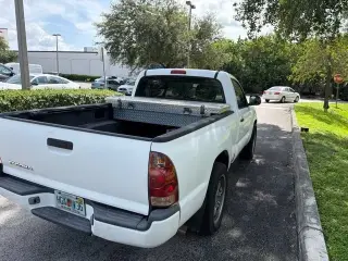 Toyota Tacoma 2007 Cabina Regular 2 puertas, 6.1 pies SB (2.7L I4 5M)
