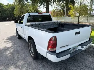 Toyota Tacoma 2007 Cabina Regular 2 puertas, 6.1 pies SB (2.7L I4 5M)